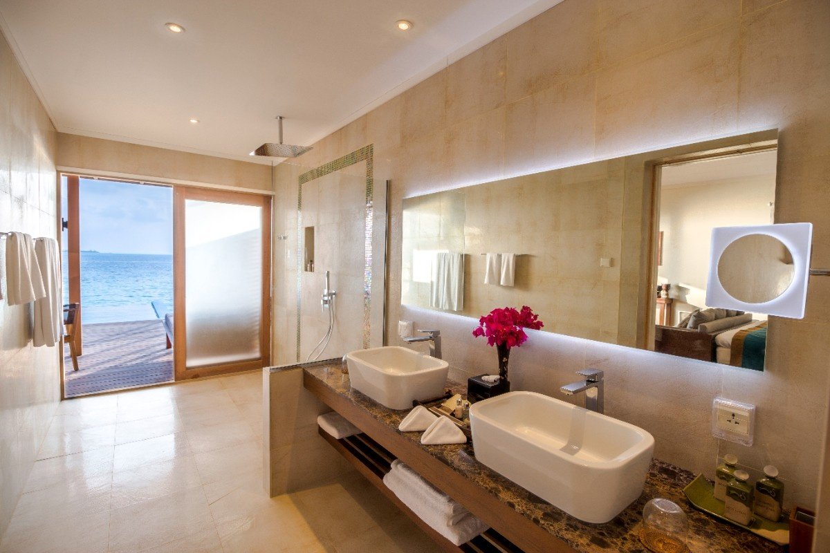 HurawalhiOceanPoolVillaBathroomInterior (1)