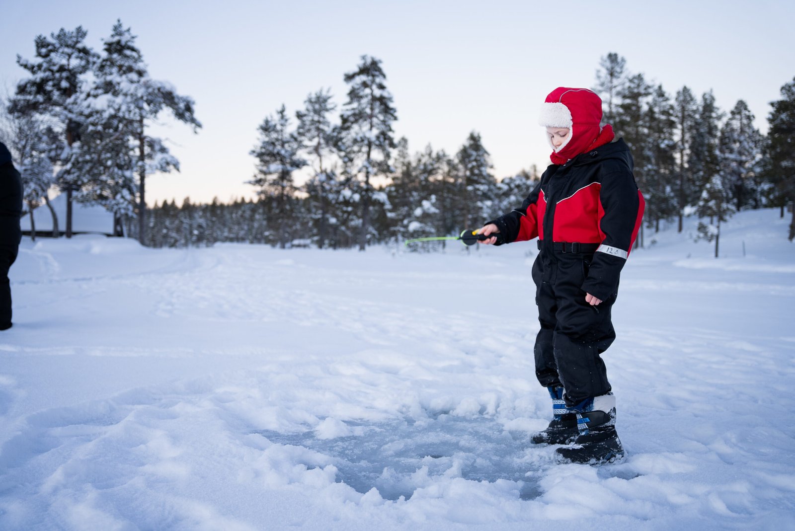 ice fishing specialist-8