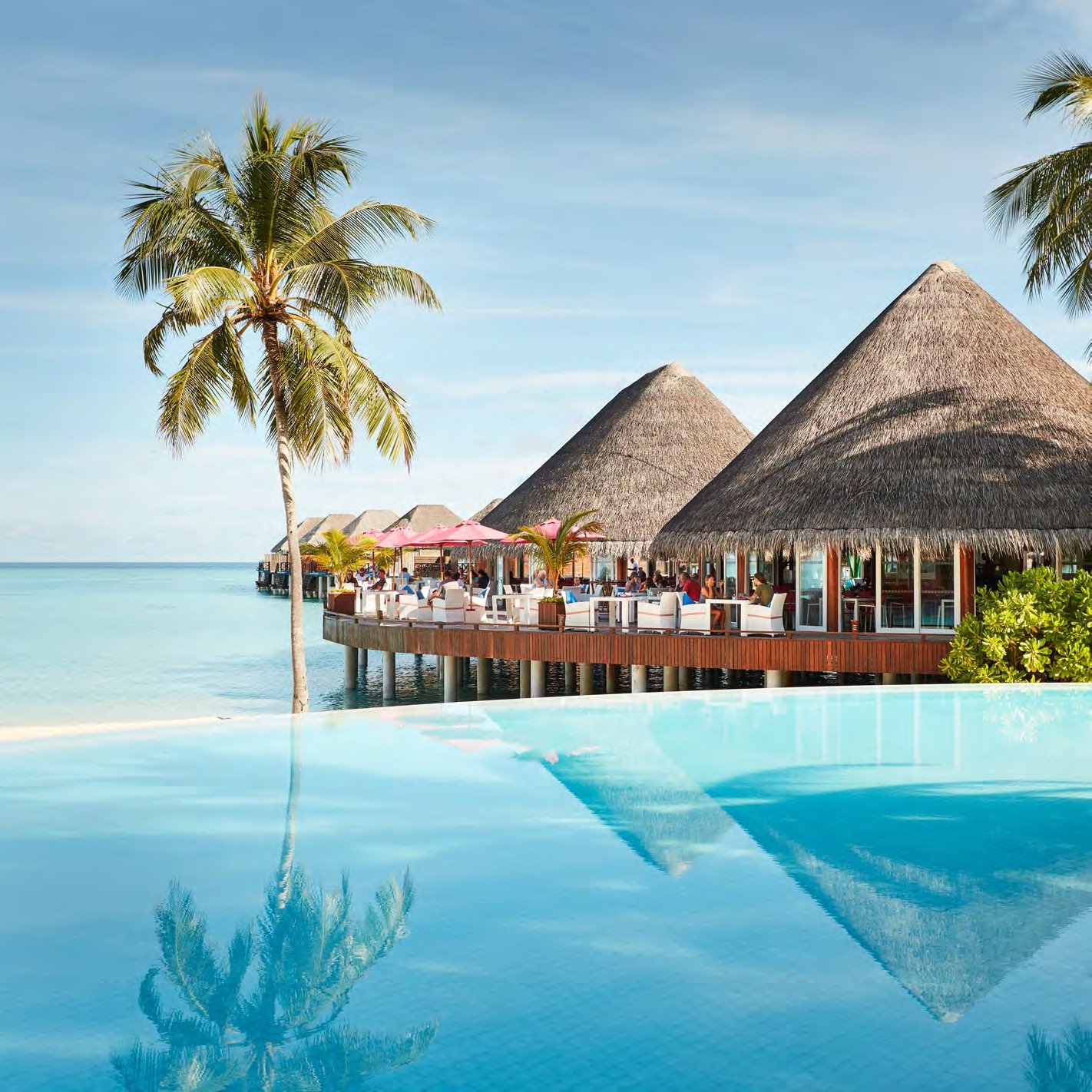 Nautilus Bar deck with infinity pool, Sun Siyam Vilu Reef, Maldives