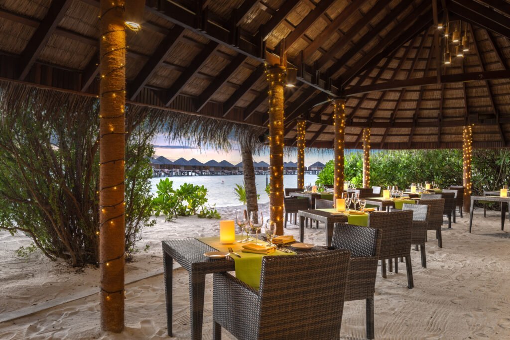 Kakuni Barefoot Beach Restaurant, Adaaran Prestige Vadoo