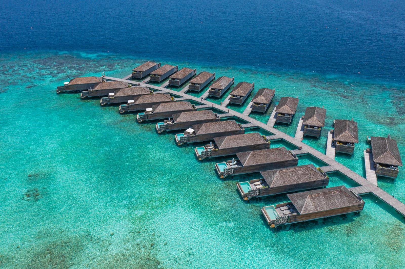 Ocean Pool Villas over the lagoon, Kagi Maldives Resort & Spa