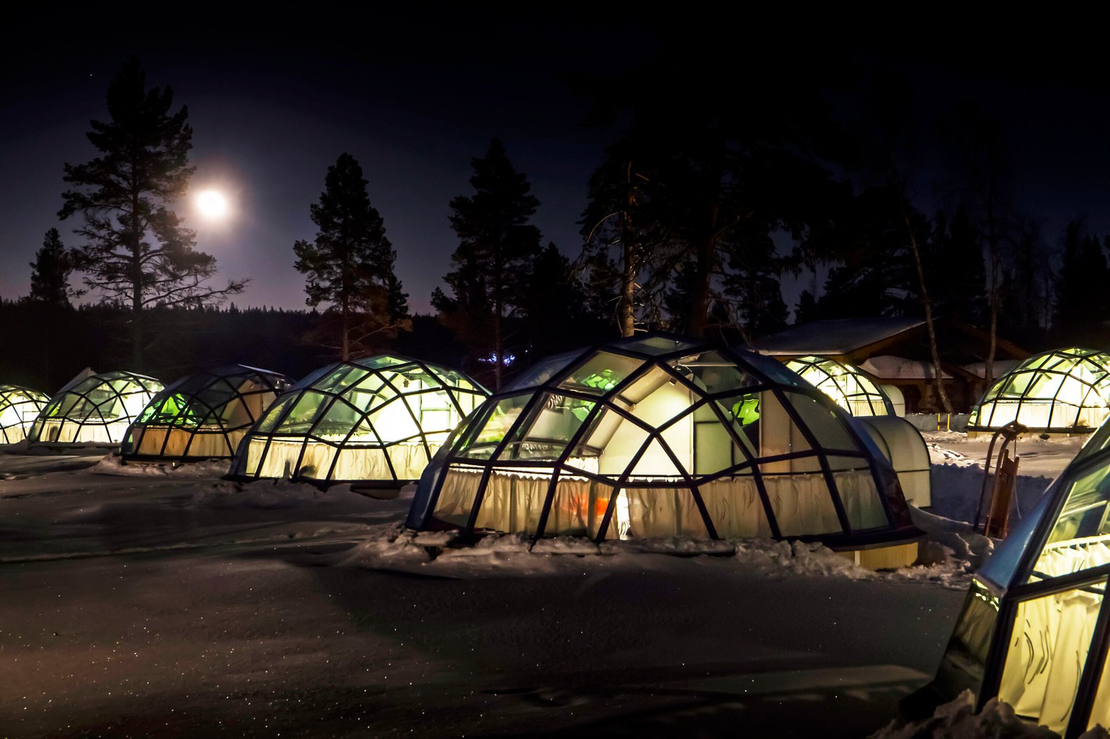 Glass igloo exterior, Kakslauttanen Arctic Resort