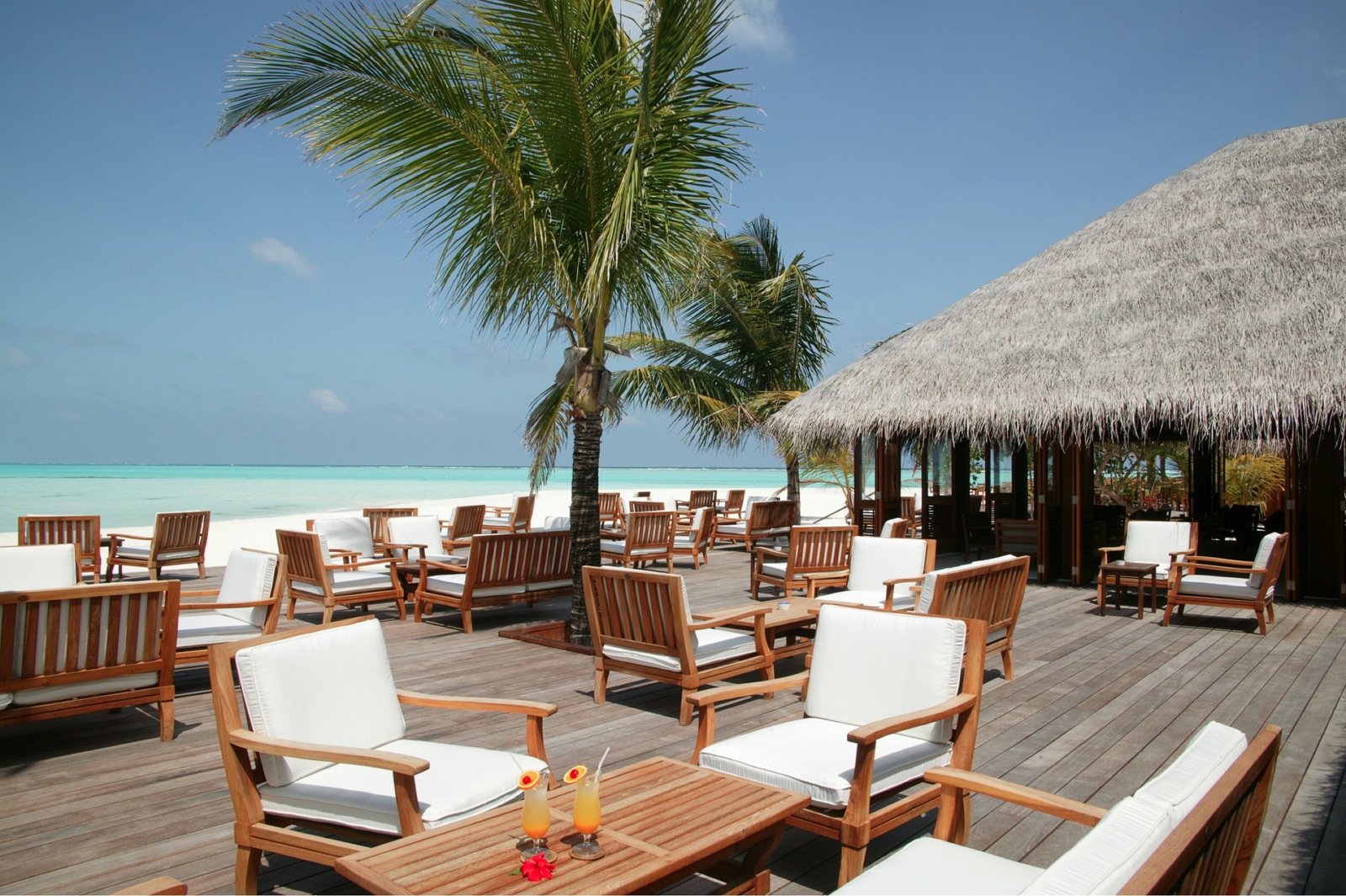 Uthuru Bar exterior, Meeru Maldives Resort Island