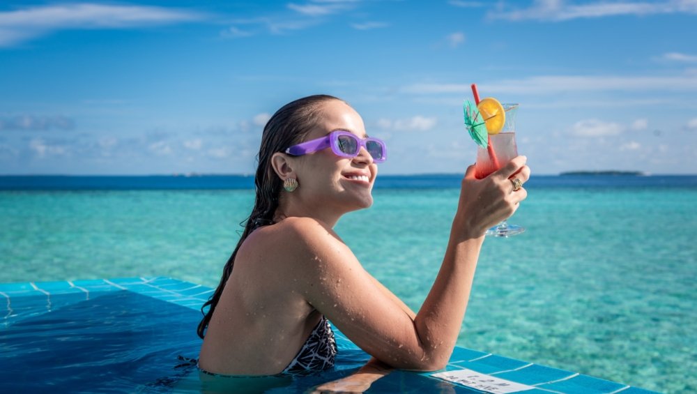 Pool-Water-Villa-with-lady-5-1000x565