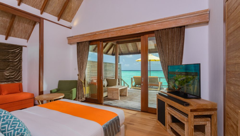 Semi-Water-Villa-Bedroom-1000x565