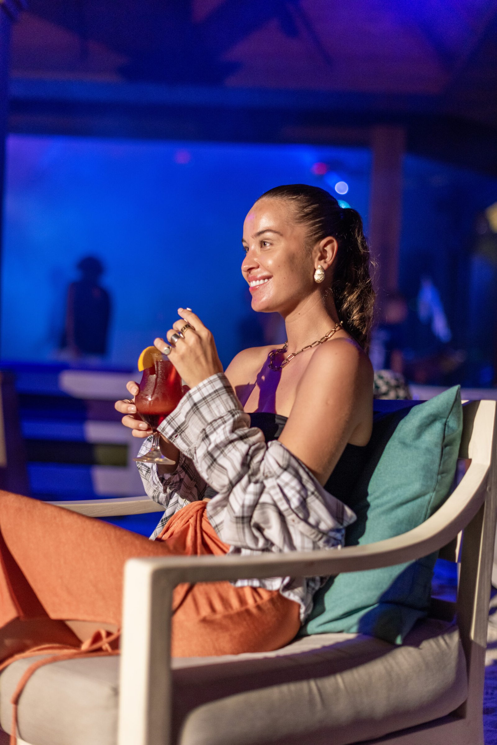 Thundi Pool Bar in the evening, Dhigufaru Island Resort