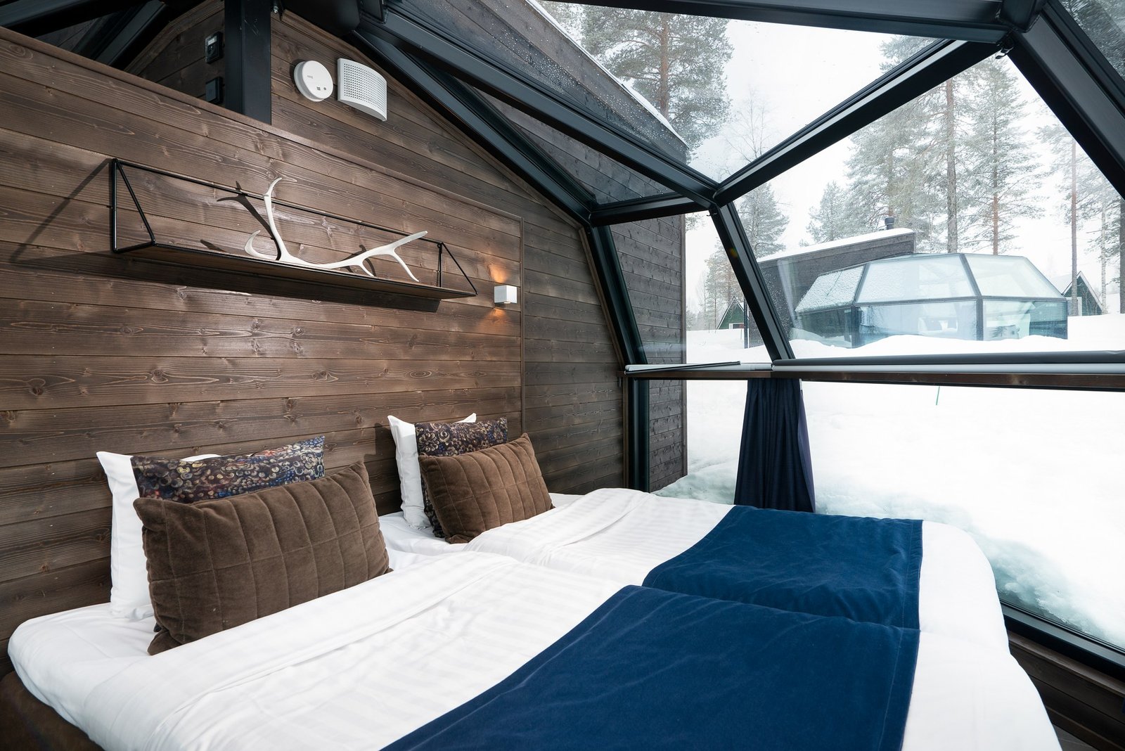 Glass Igloo bedroom interior, Ranua Resort