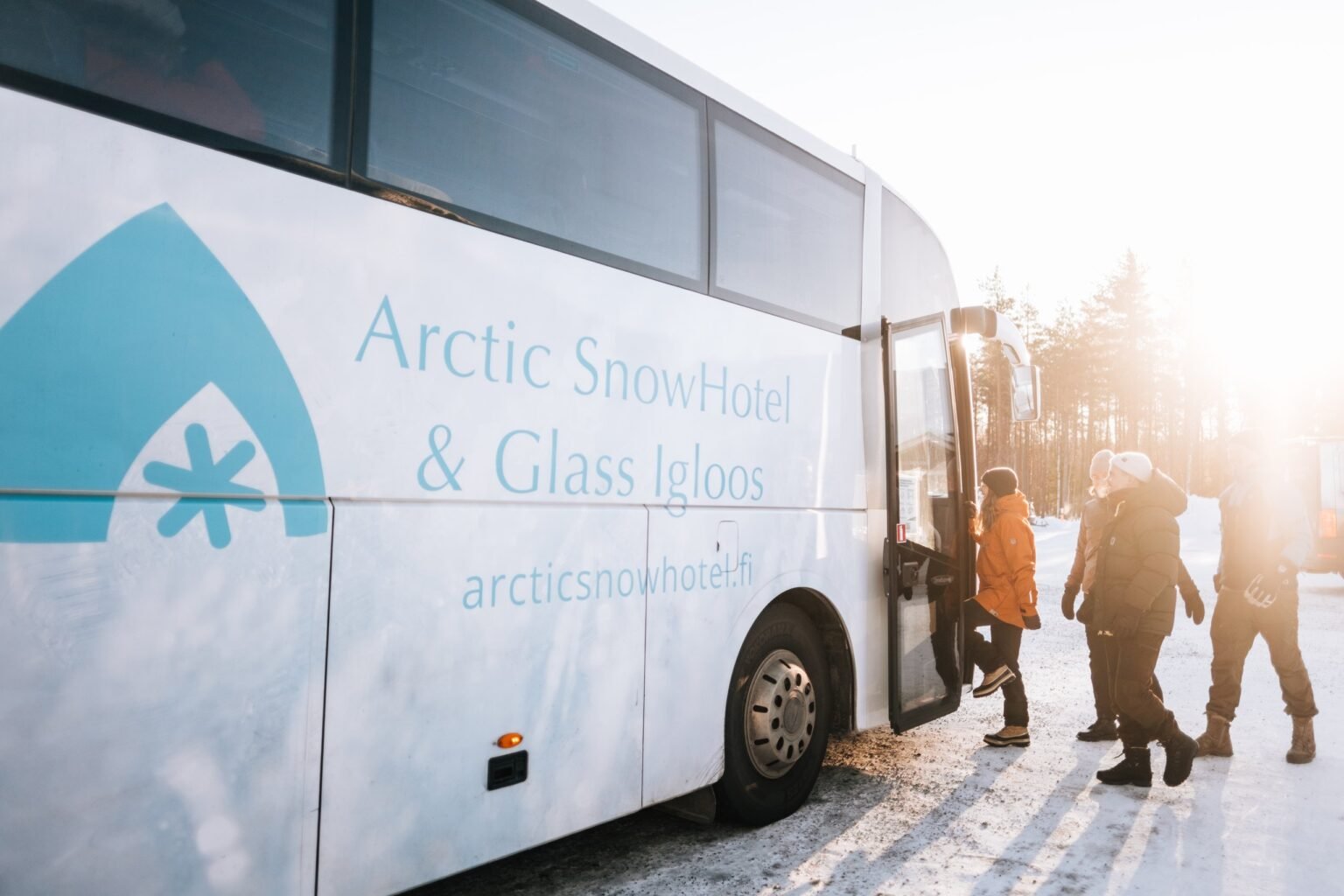 The shuttle transfer between Rovaniemi and Arctic SnowHotel & Glass Igloos, Sinettä, Rovaniemi