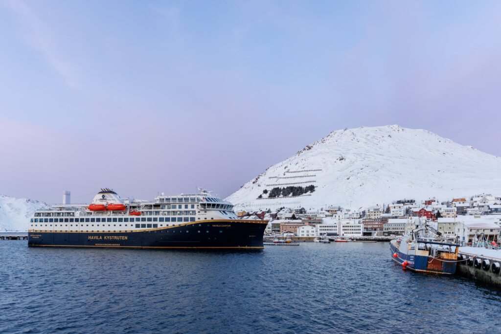 Havila Castor alongside at Honningsvåg in winter