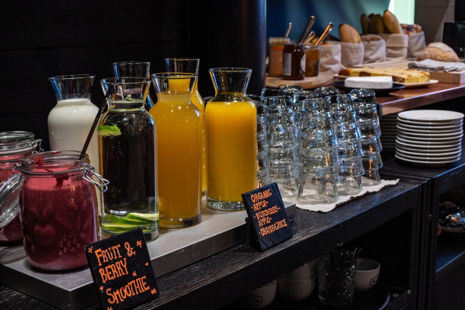Breakfast at Restaurant Utsu — Levin Iglut – Golden Crown, Levi