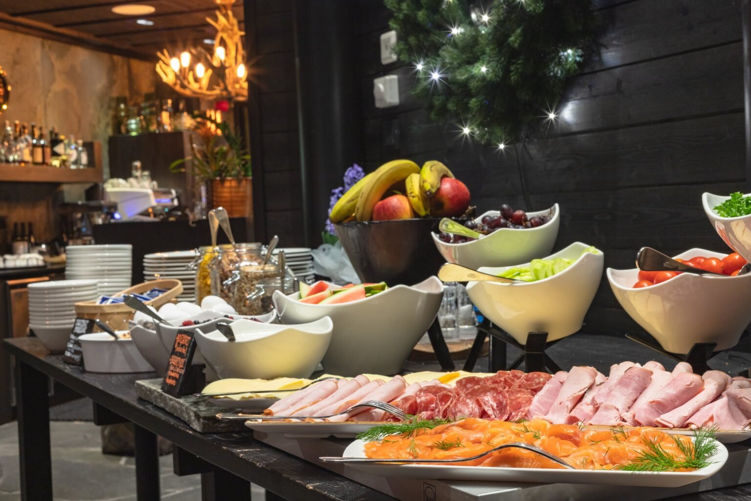 Breakfast at Restaurant Utsu — Levin Iglut – Golden Crown, Levi